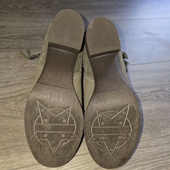 Olive Green suede booties - Picture 4 of 7